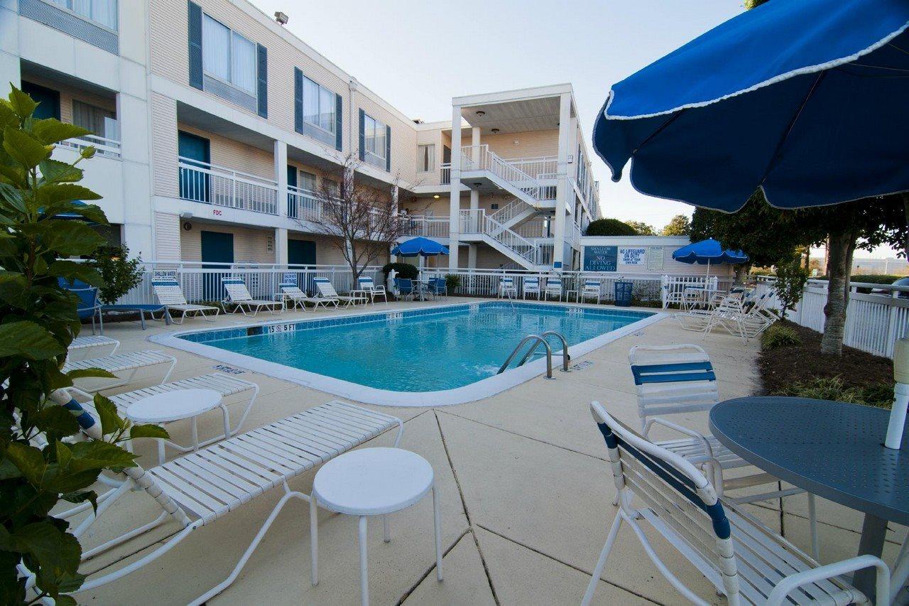 Days Inn By Wyndham Florence Near Civic Center Extérieur photo