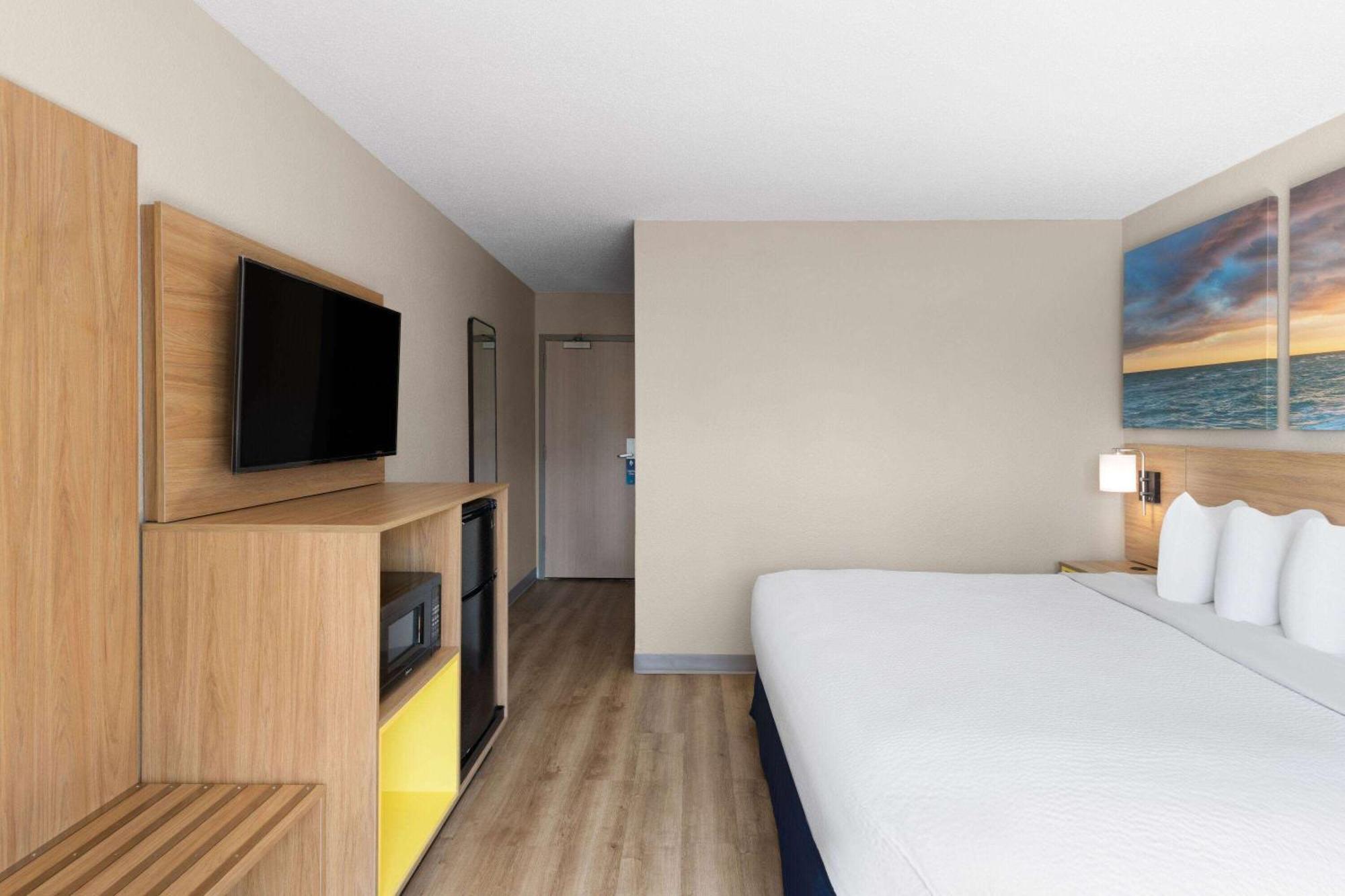 Days Inn By Wyndham Florence Near Civic Center Extérieur photo