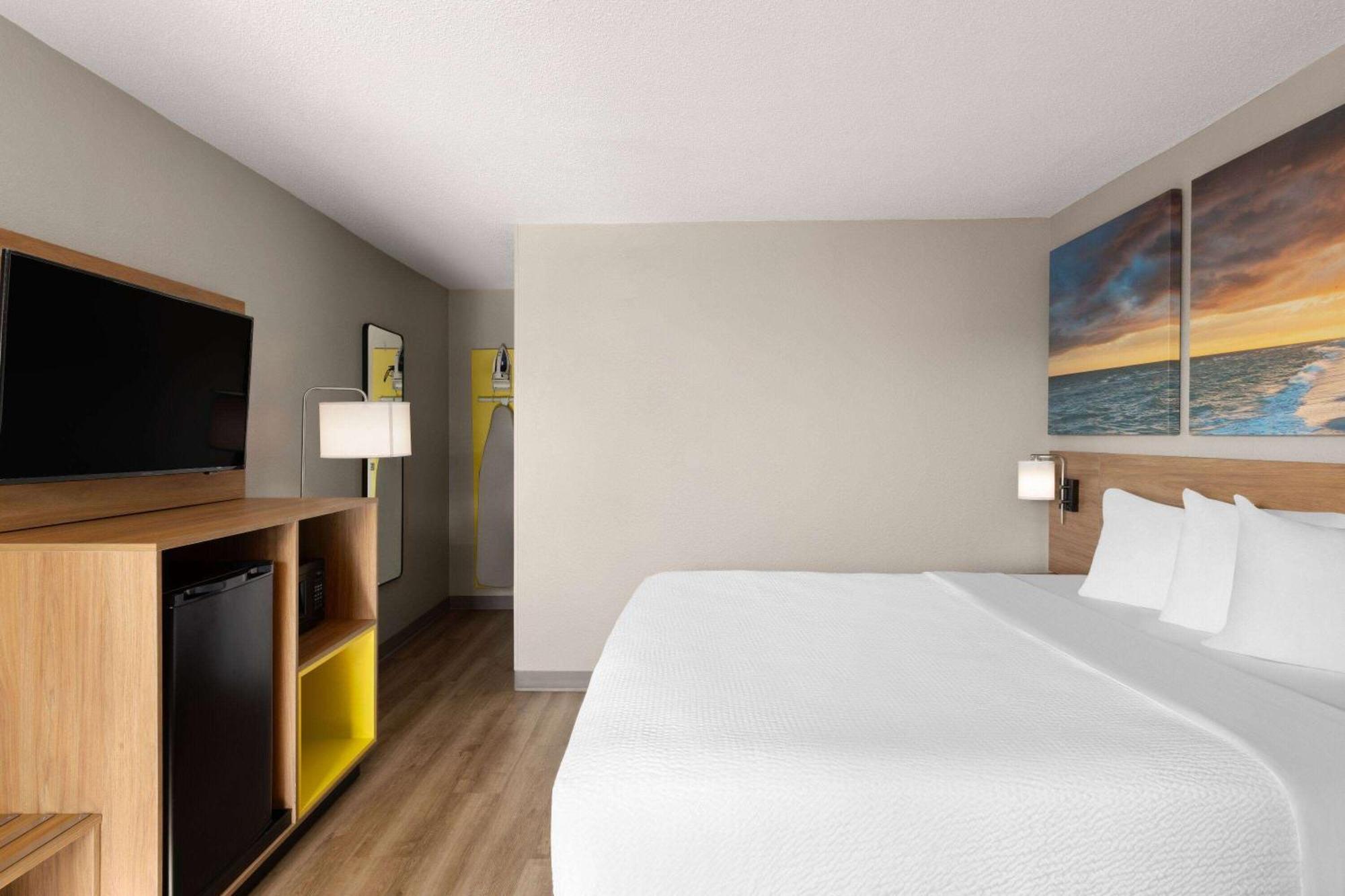 Days Inn By Wyndham Florence Near Civic Center Extérieur photo