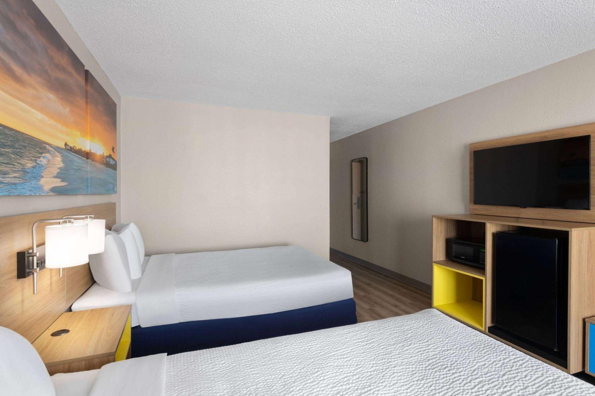 Days Inn By Wyndham Florence Near Civic Center Extérieur photo