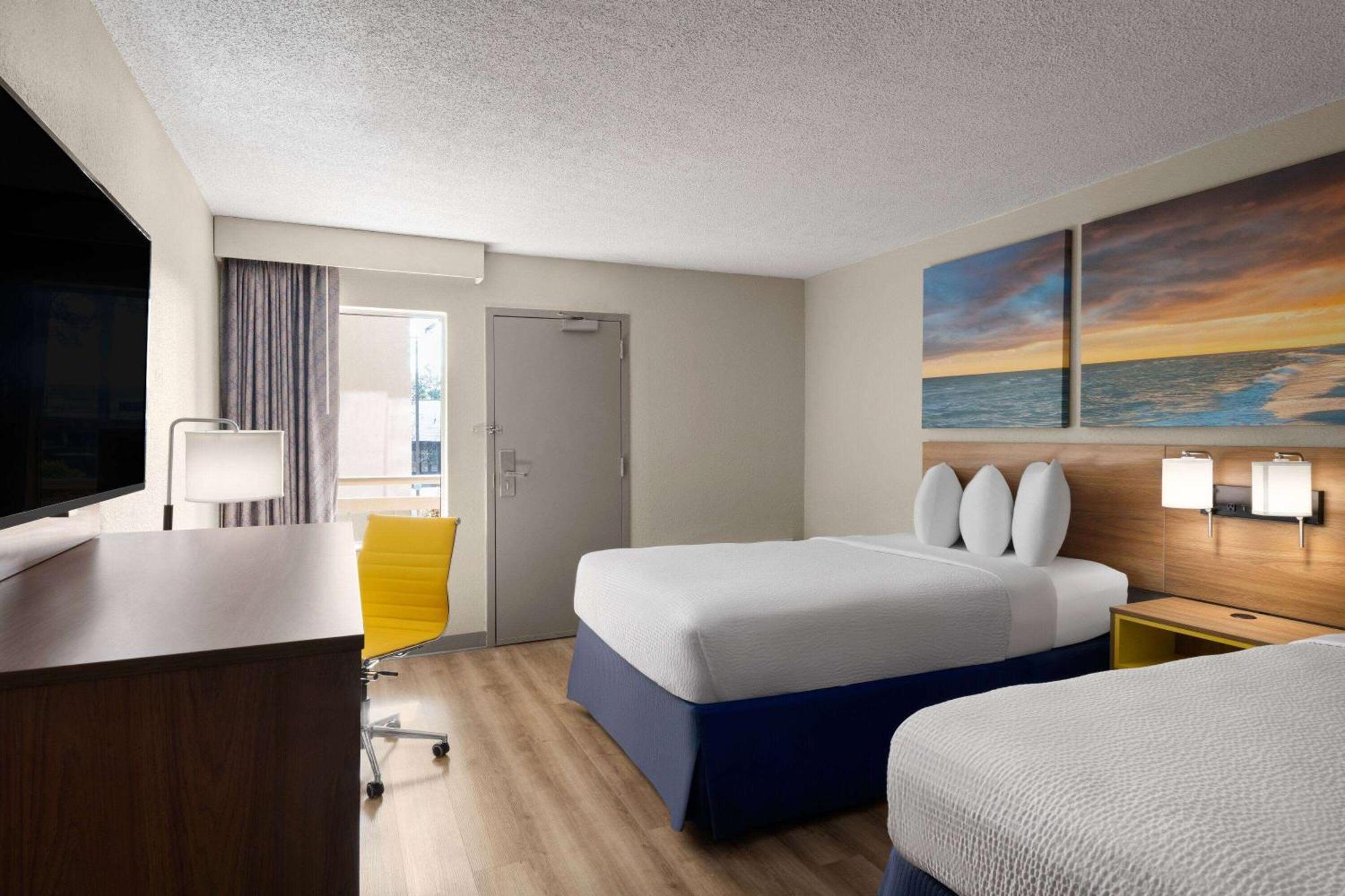 Days Inn By Wyndham Florence Near Civic Center Extérieur photo