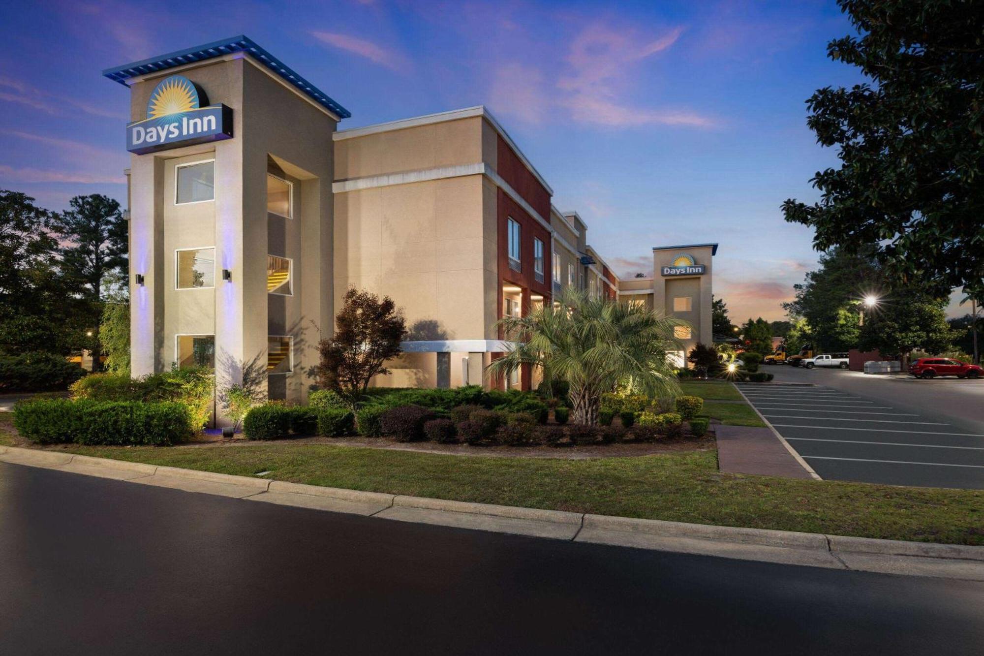 Days Inn By Wyndham Florence Near Civic Center Extérieur photo
