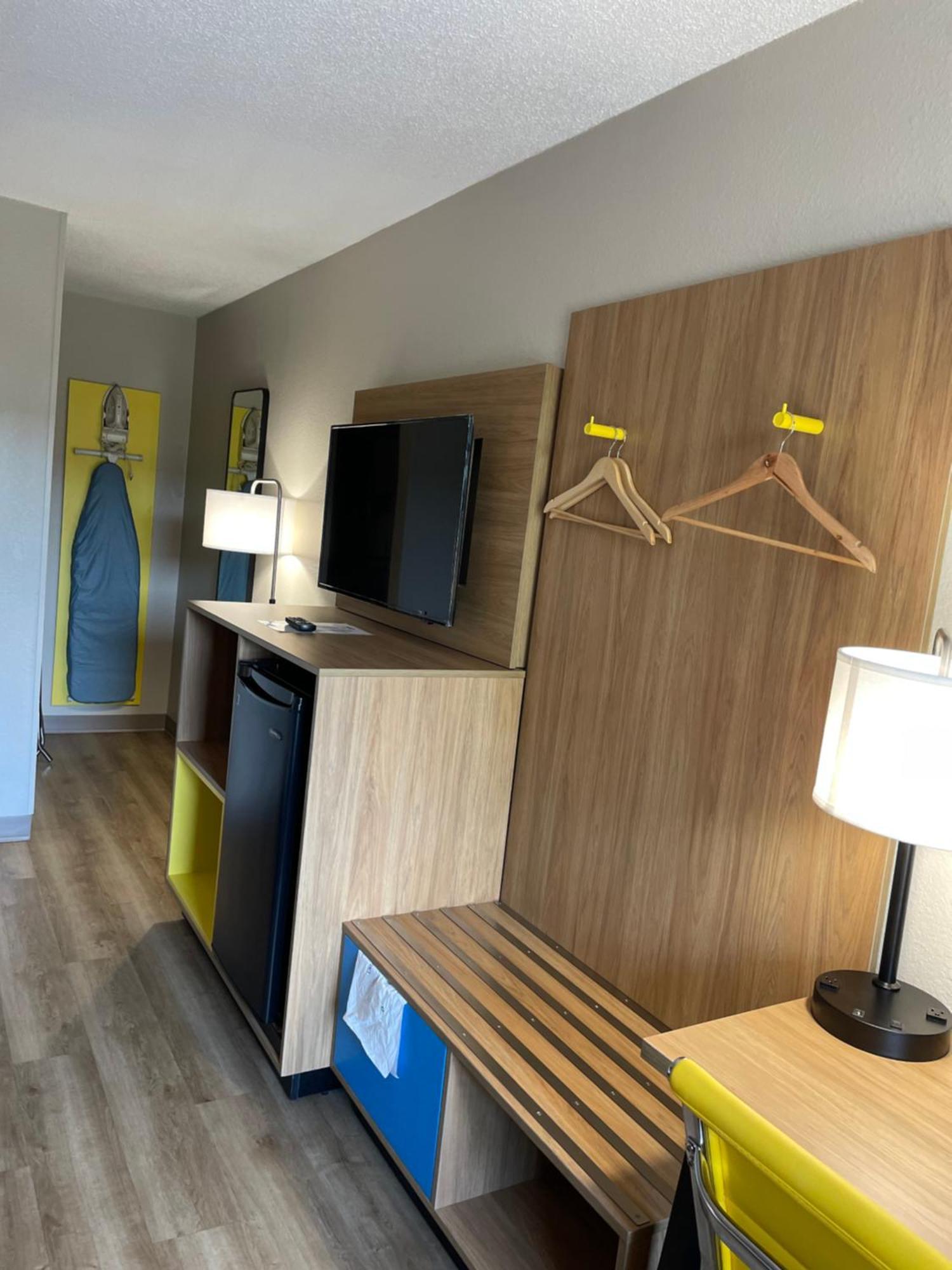 Days Inn By Wyndham Florence Near Civic Center Extérieur photo