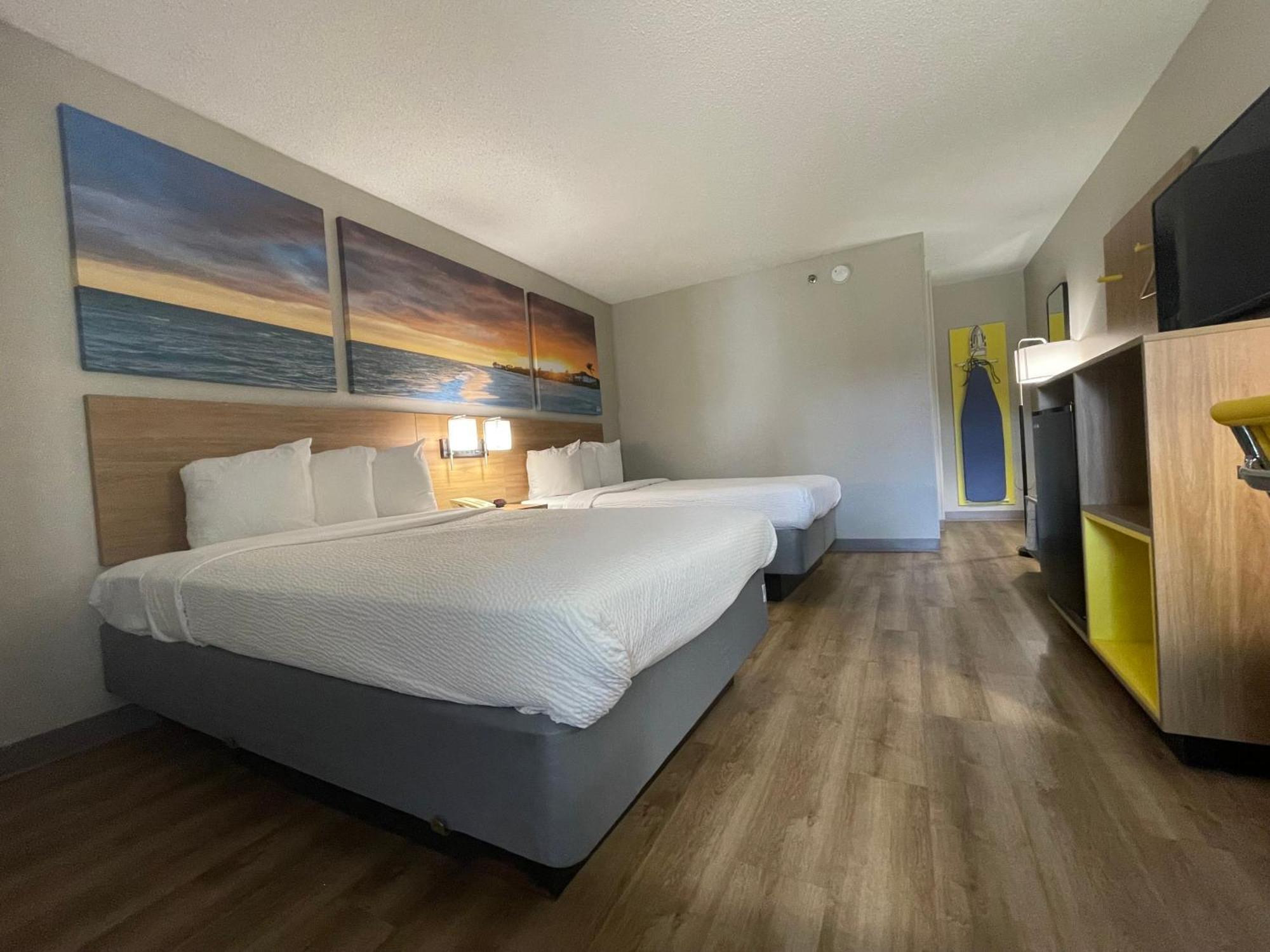 Days Inn By Wyndham Florence Near Civic Center Extérieur photo