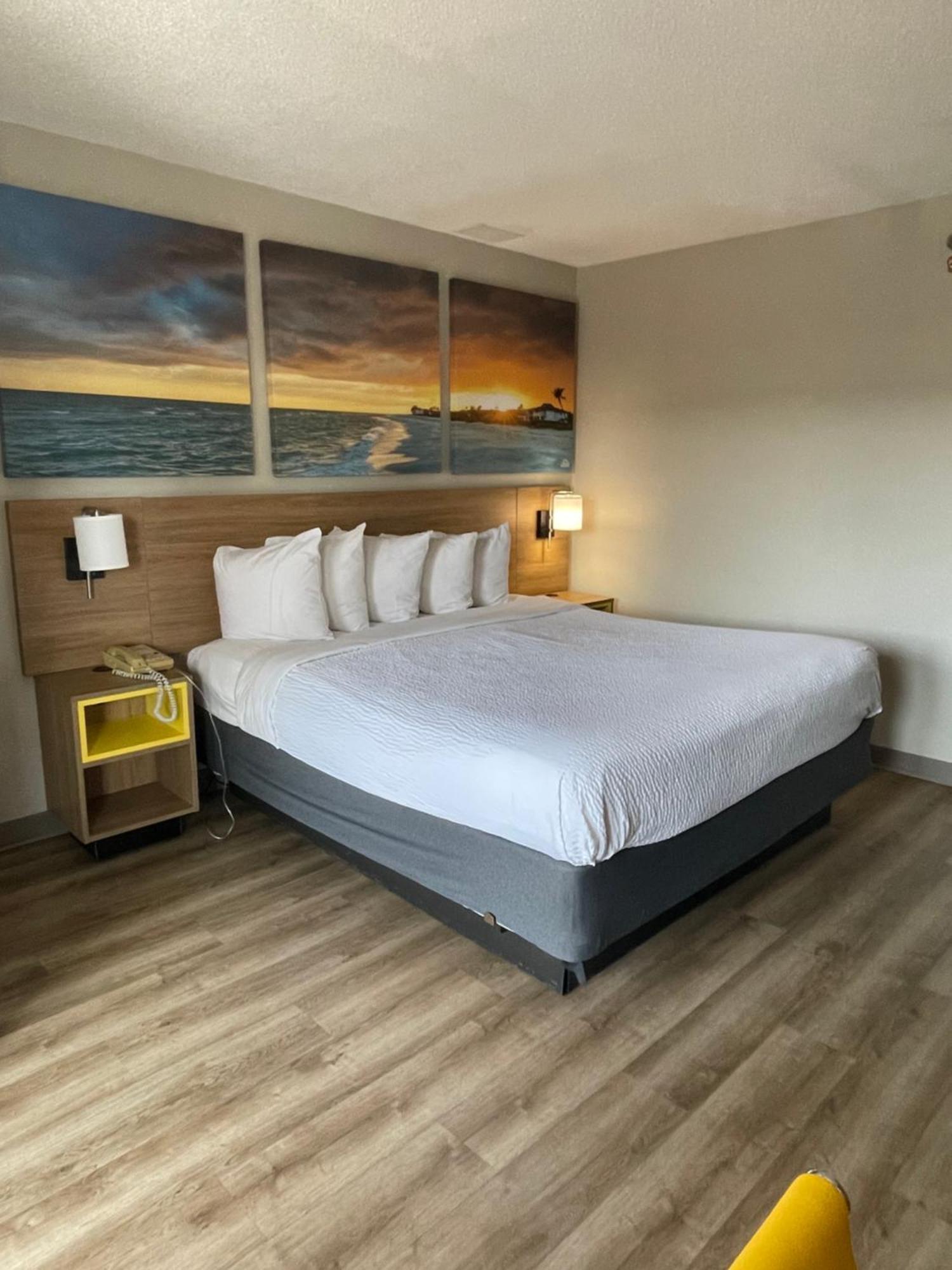 Days Inn By Wyndham Florence Near Civic Center Extérieur photo
